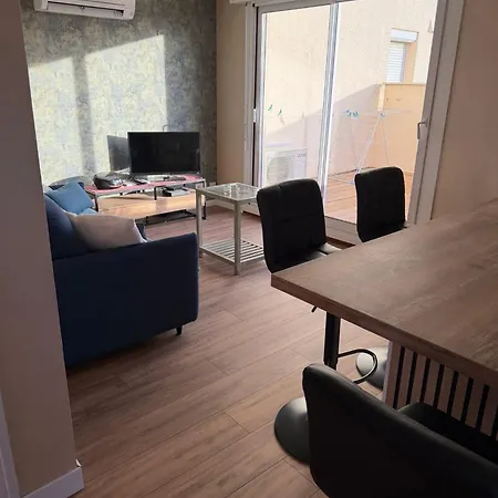 Comfortable With Sea View Апартаменты Ле Баркарес