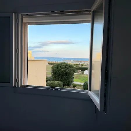 Апартаменты Comfortable With Sea View *